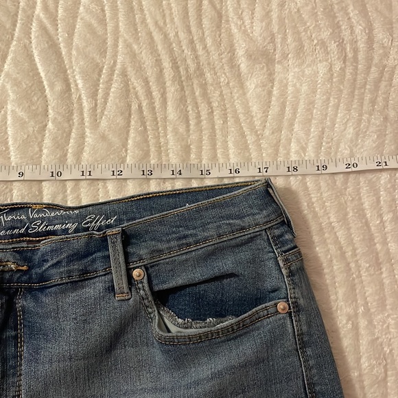 Light Blue Jean| Size 18 - Picture 6 of 6